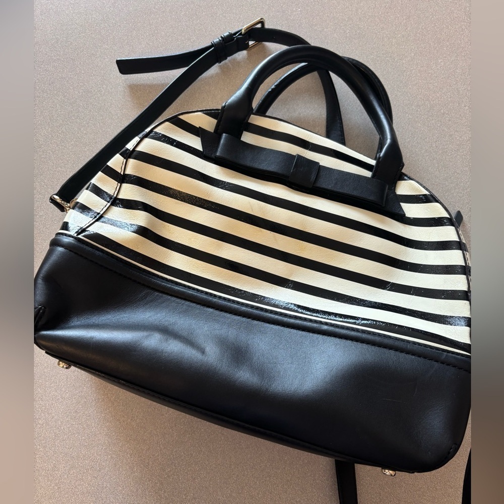Kate Spade Chelsea Park Patent Striped Black Leather Bottom Purse - Picture 5 of 10